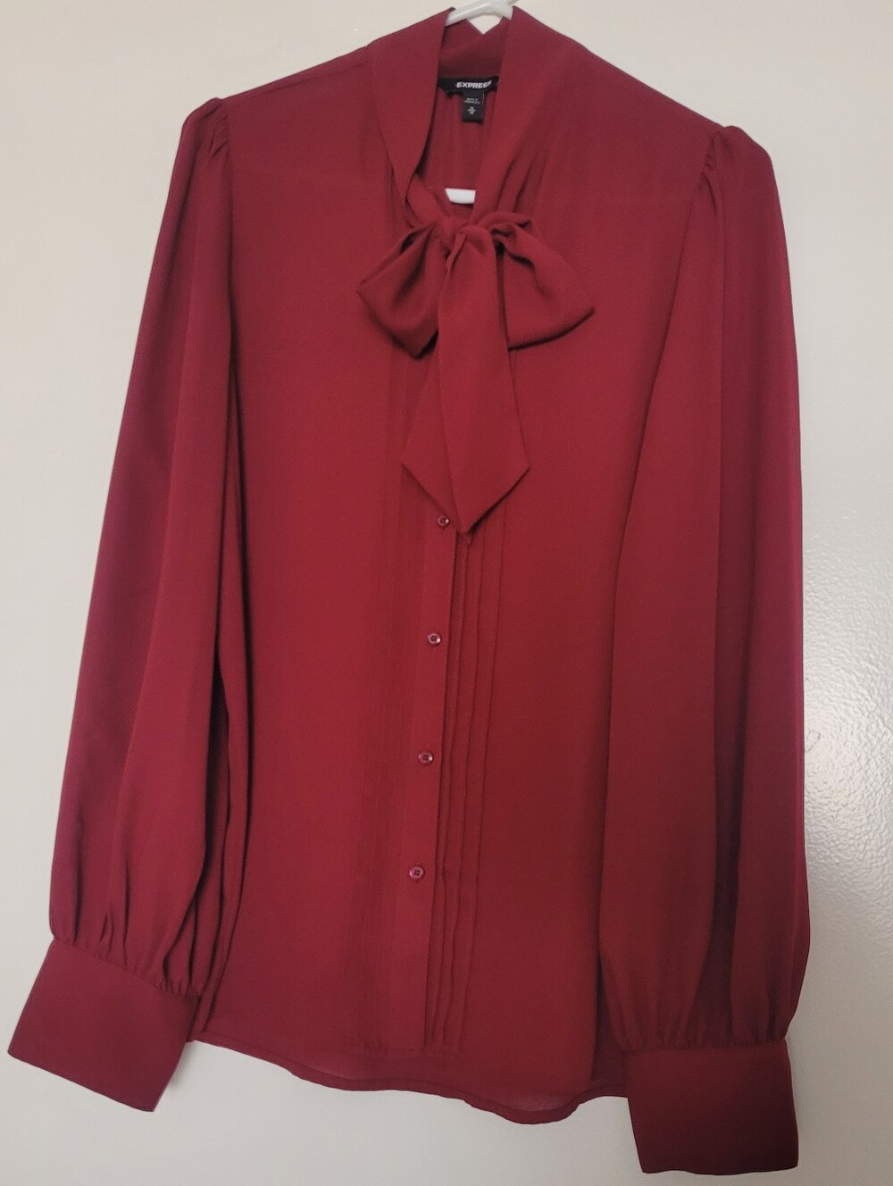 Express Tie-Neck Pleated Blouse In Burgundy Size M